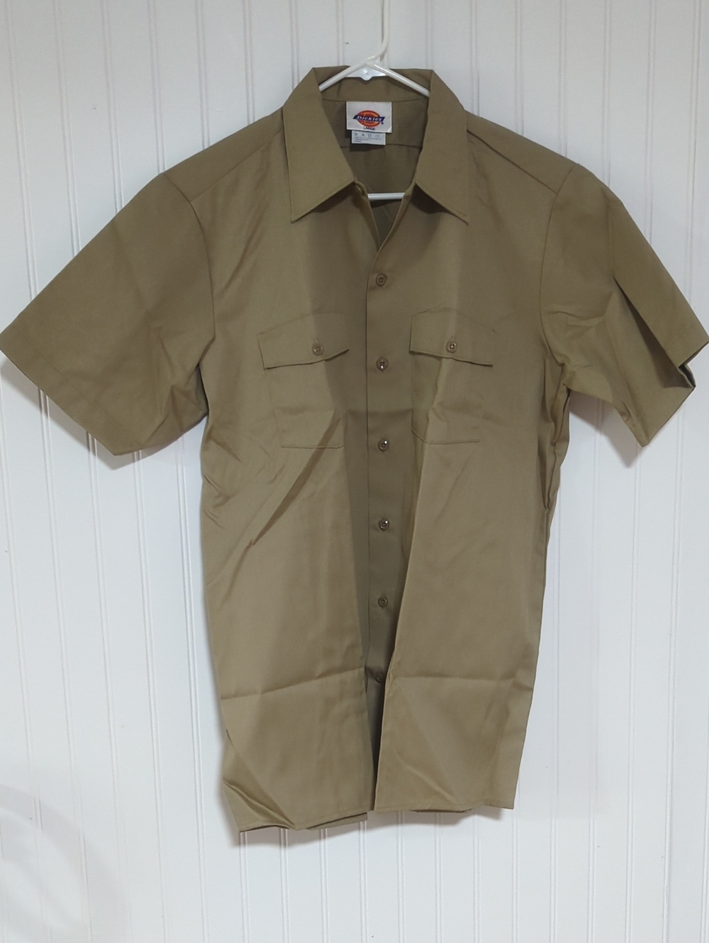 Dickies Men's Short Sleeve Button-Up Shirt in Khaki